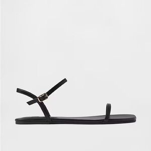 NWT Gap Vegan Leather Minimal Black Strappy Sandals, sz 8